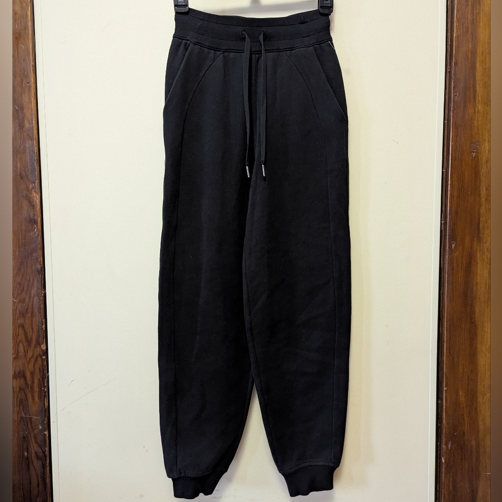 Lululemon Scuba Relaxed High Rise Jogger